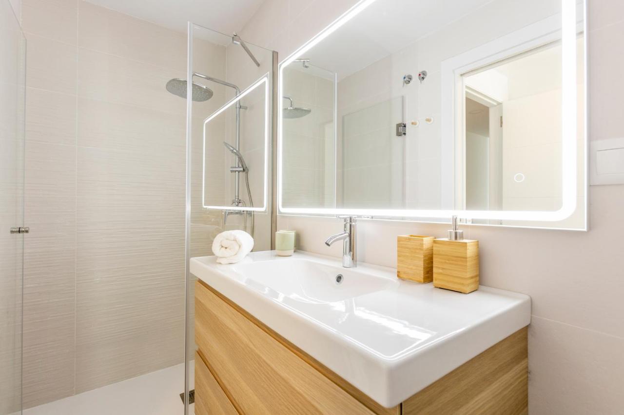 Fabuloso Apartamento Nuevo Con Parking Y Piscina Málaga Eksteriør billede